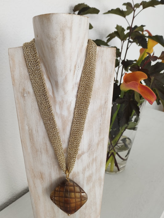 Collar "Alicia" dorado cuadrado