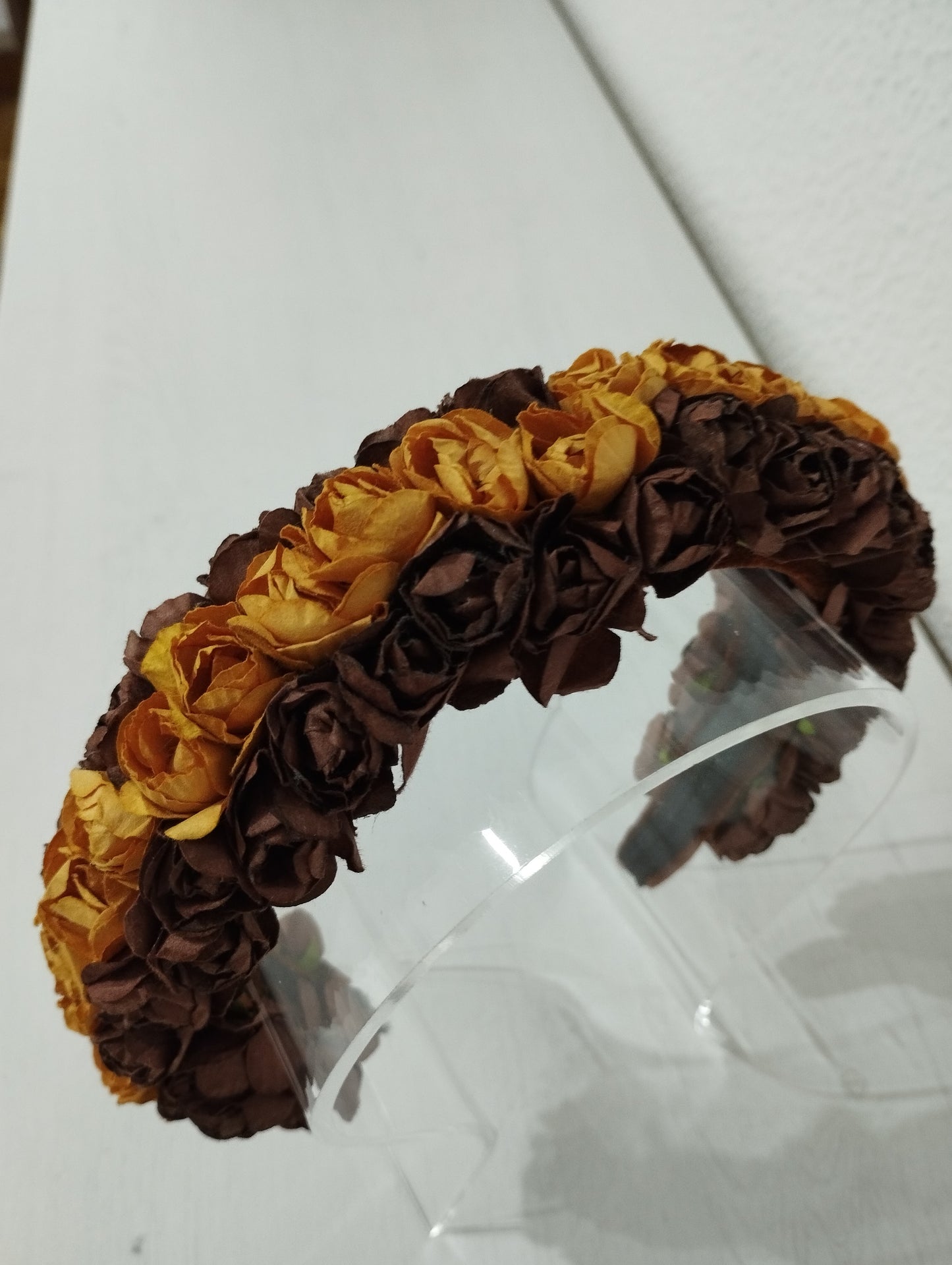 Diadema "Pilar" marrón y dorada